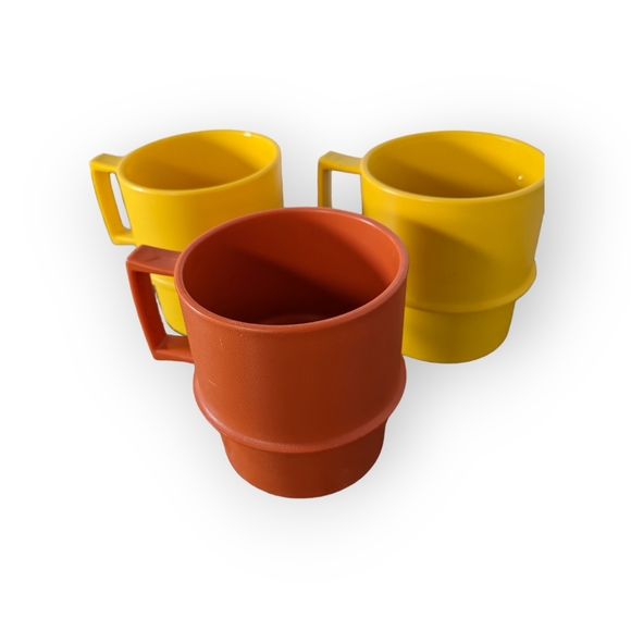 Vintage Tupperware plastic Mugs Tea Cups #1312 lot of 3 - 2 Yellow+ 1  Orange - Picture 3 of 8